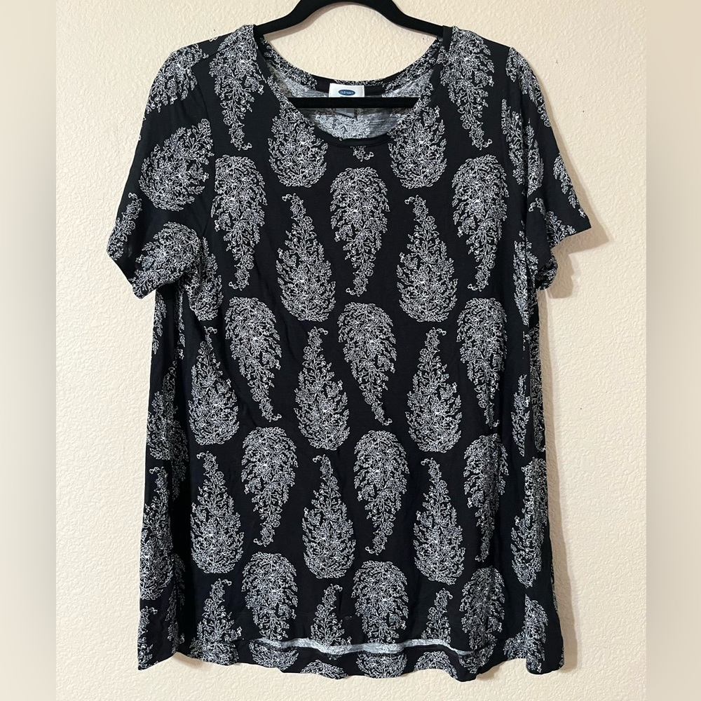 Old Navy Stretchy Super Soft Short Sleeve Top With Leaf Design